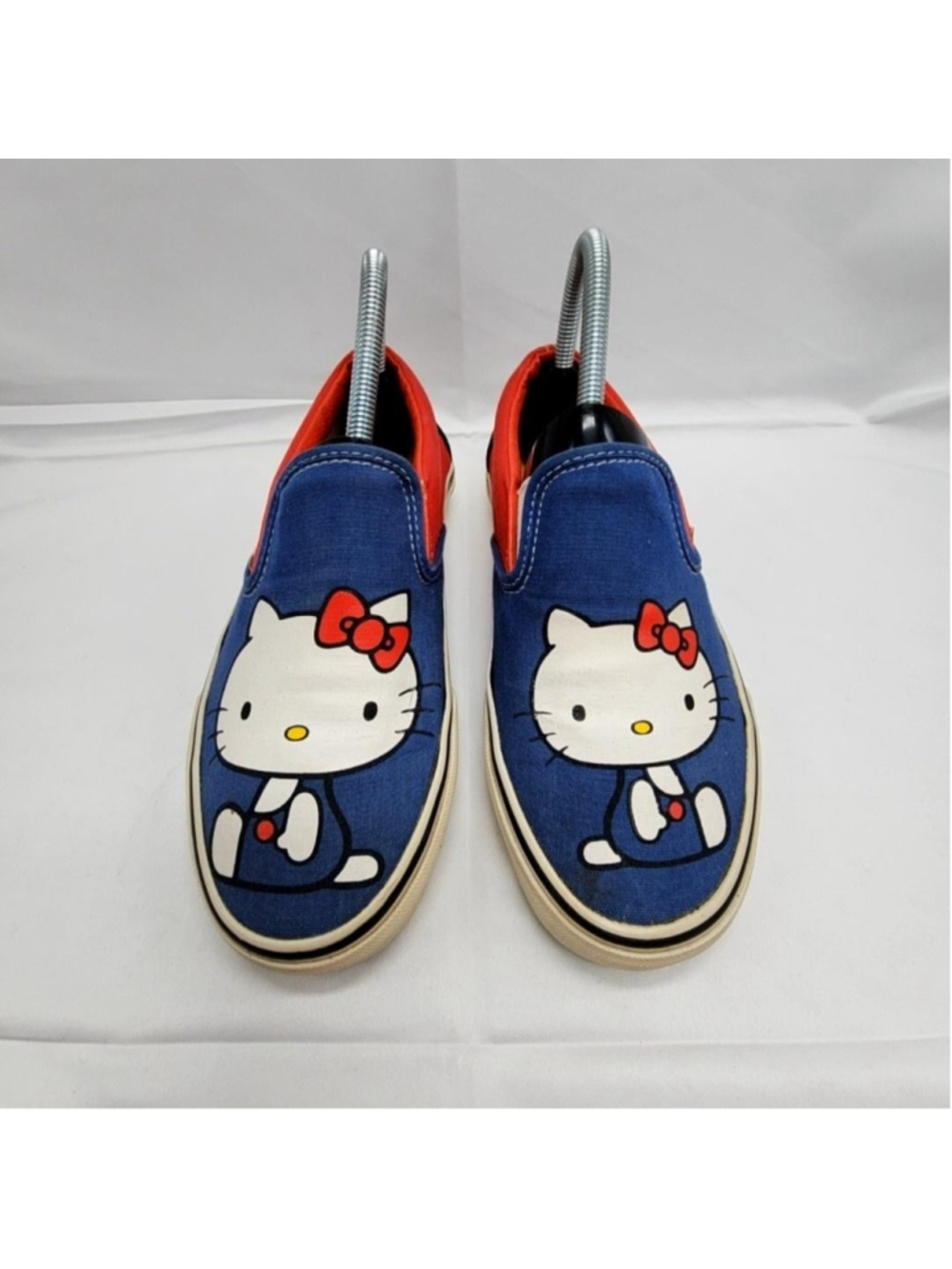Vans Hello Kitty Classic Slip-On Shoes Size 7 Blue Red Canvas Sneakers - Picture 3 of 9